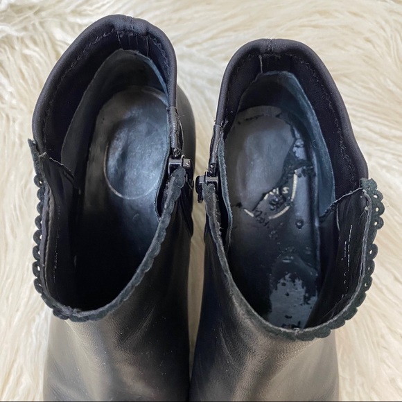 JACK ROGERS black leather Bailee scalloped booties - Picture 5 of 16